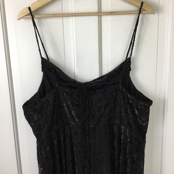 Rewind Sleeveless Crushed Velvet Black Dress Plus Size 1X NWT - Picture 2 of 8